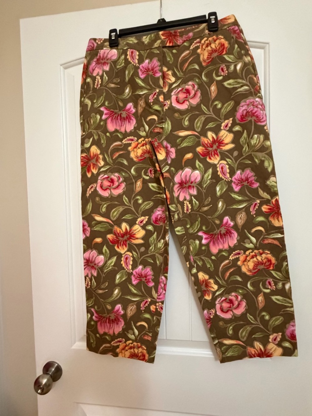 Talbots Olive Base with Pink & Orange Floral Cropped Stretch Pants Sz 14